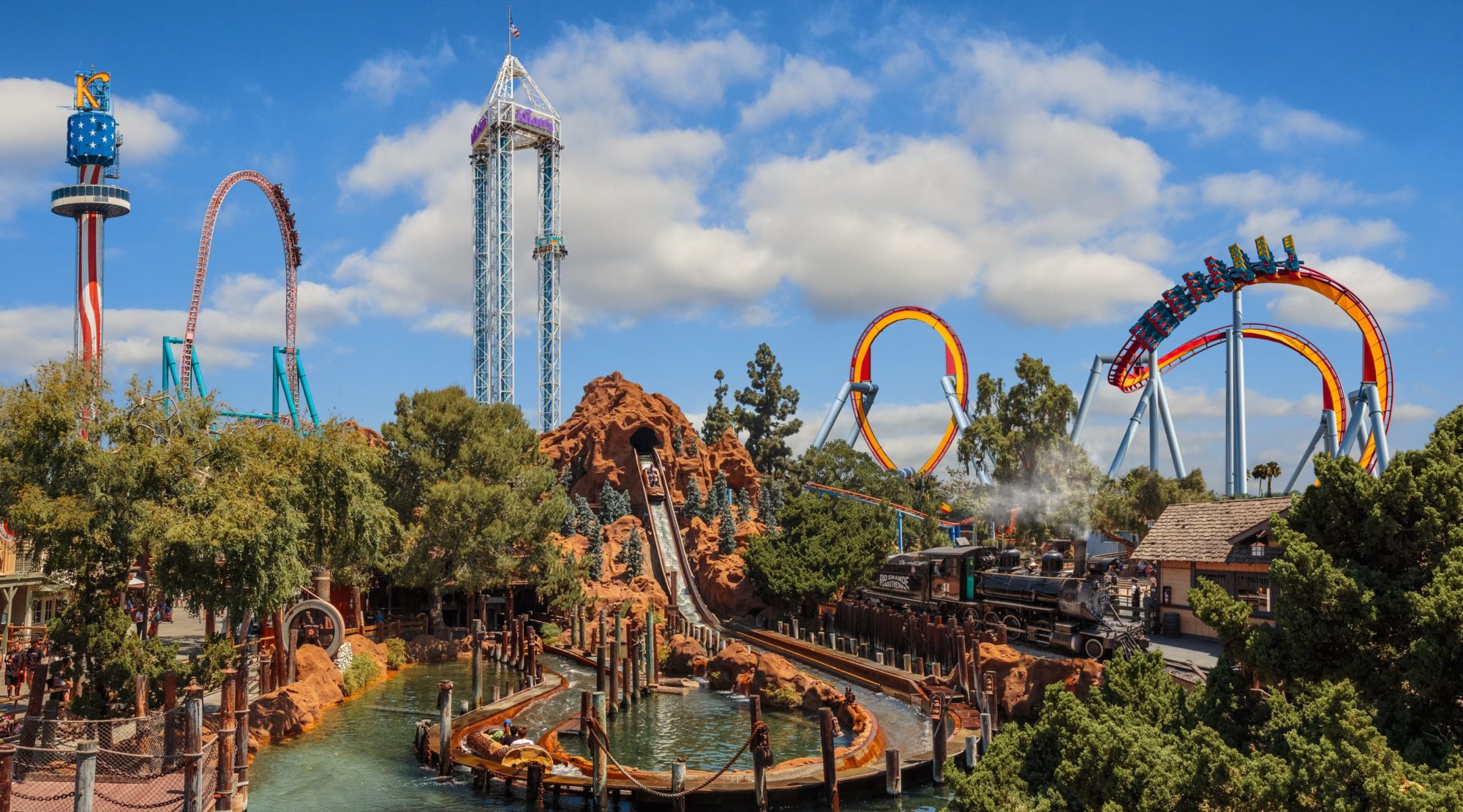 13-Knotts-Berry-Farm-Daytime-Skyline-Image